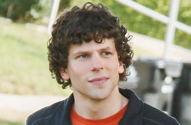 جیسی آئزنبرگ نے انکشاف کیا کہ وہ ایس ایس راجامولی کی فلم ’’ آر آر آر‘‘کے مداح  ہیں 